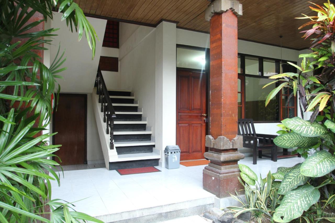Kuta Dormitory At Simpang Inn Exteriér fotografie