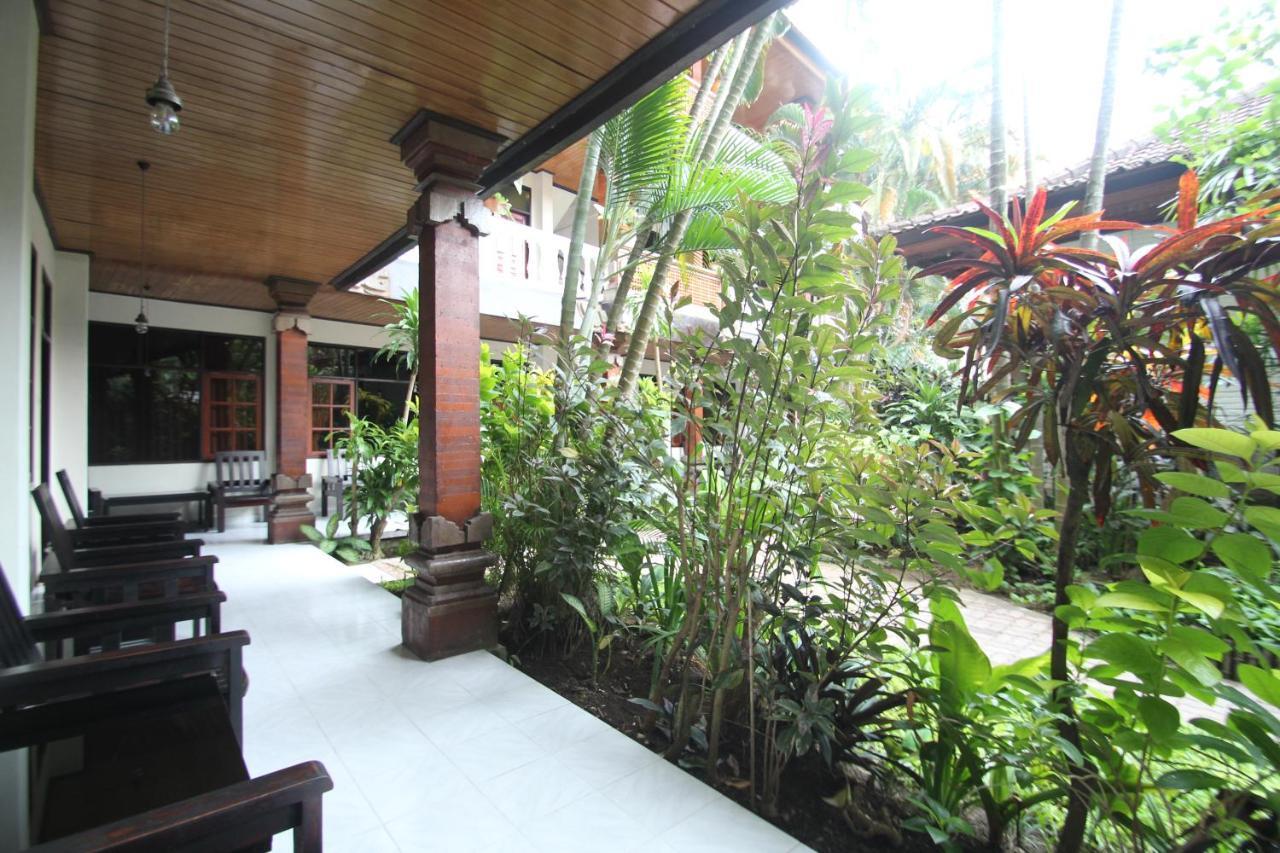 Kuta Dormitory At Simpang Inn Exteriér fotografie